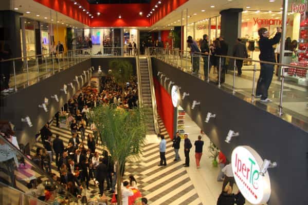 Шоп-тур: Коммерческий центр Campania (Caserta)