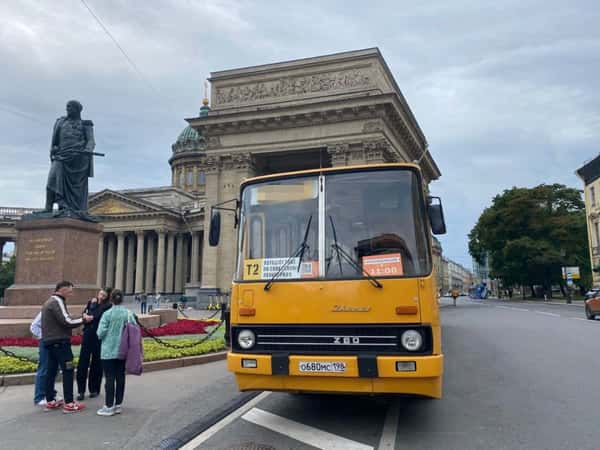 По Ленинграду - на ретроавтобусе. Ностальгическое путешествие