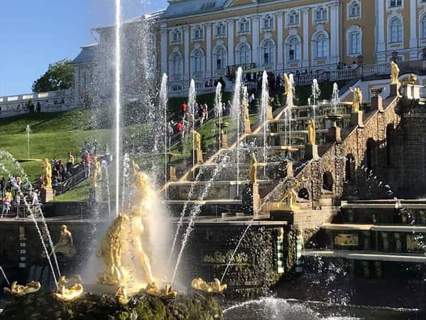 Нижний парк и фонтаны Петергофа (автобус + «Метеор»)