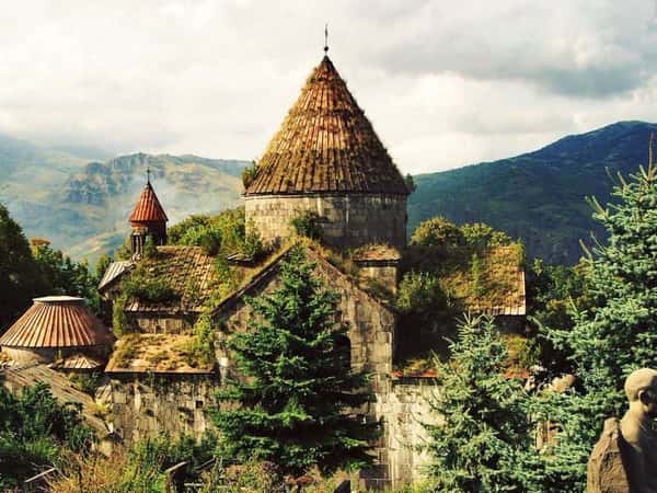 Монастыри Лори и музей братьев Микоян (обед включен)