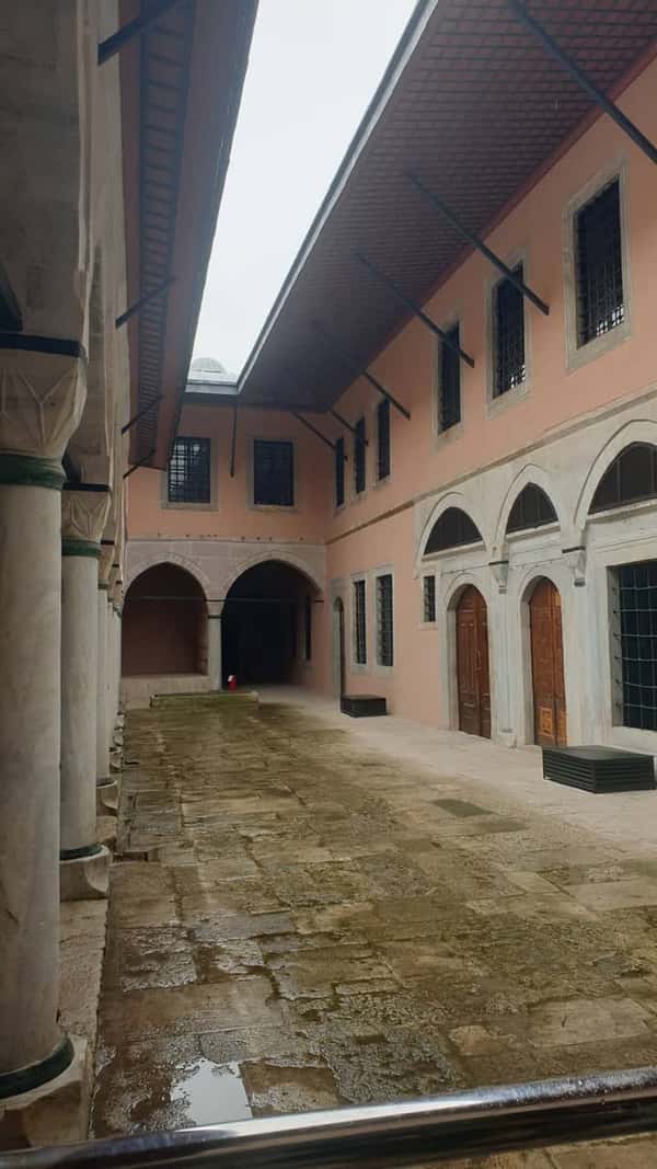 Дворец Топкапы и Церковь Святой Ирины