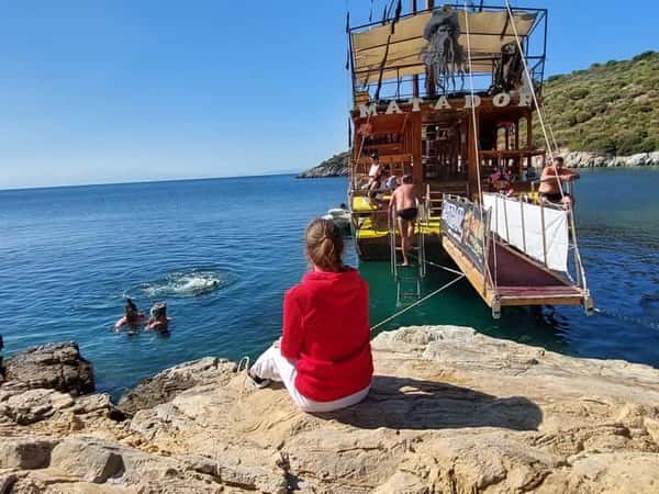 Кушадасы: морская прогулка на лодке