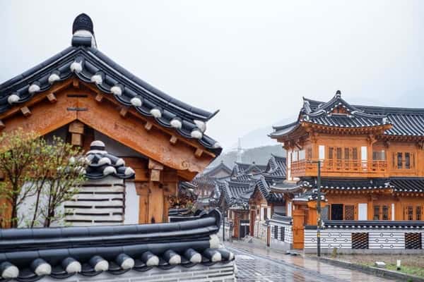 Девичник в Корее: мастер-класс от шеф-повара, фотосессия в ханбоке и медитация в храме