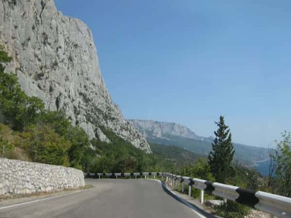 Автобусная экскурсия в Ялту, Ливадию и Никитский сад