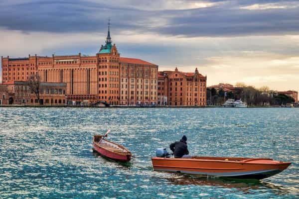 Промышленная Венеция: архитектурная прогулка