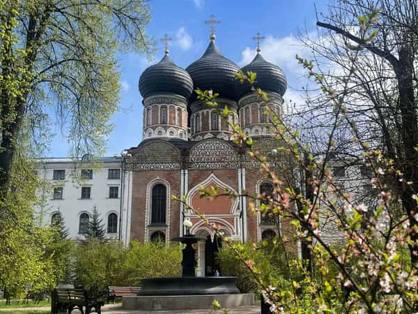 Измайловский остров - парадная резиденция русских царей или рабочий городок имени Баумана