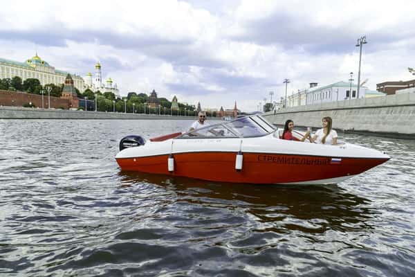 Индивидуальная прогулка на катере по Москве-реке