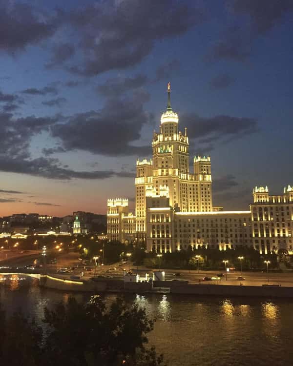 Профессиональная фотосессия на крышах Москвы