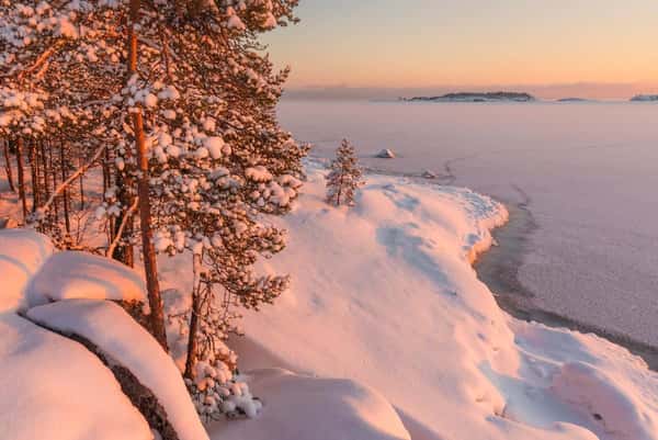 Пляжи и скалы острова Койонсаари