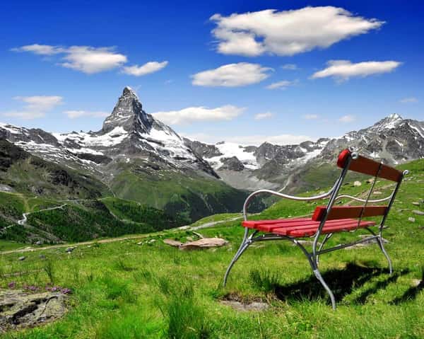 Перезагрузка в швейцарских Альпах с лёгким хайкингом