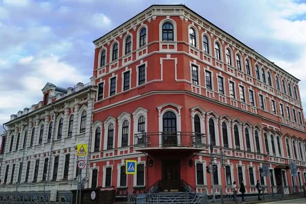 Респектабельный центр Казани: Площадь Свободы и Красная слобода