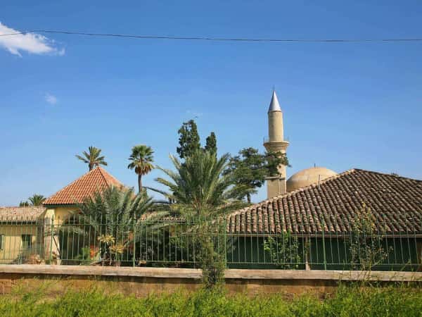 Ларнака и Никосия - два мира Кипра в одном дне