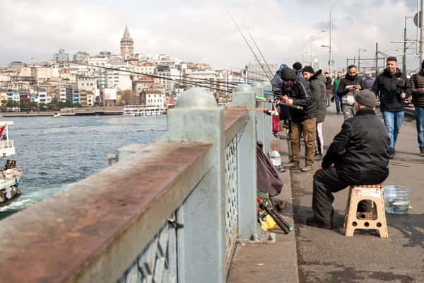 Рыбалка на Галатском мосту (в группе)