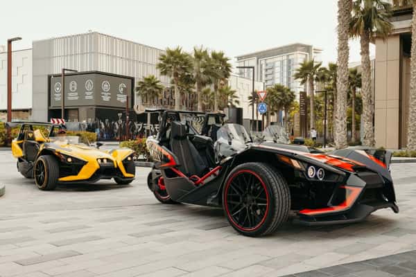 Экскурсия по вечерне-ночному Дубаи на байке Polaris Slingshot