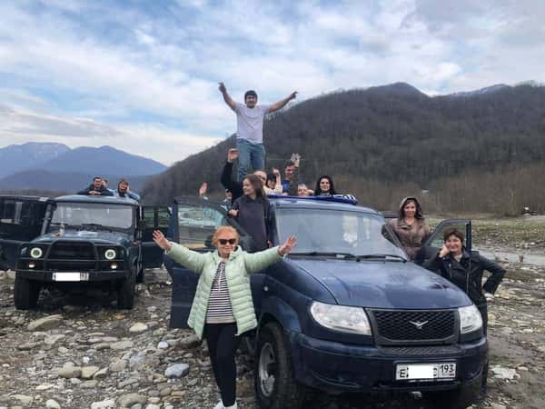 Джип-тур в Солохаул: водопад, самшиты и Ведьмина гора