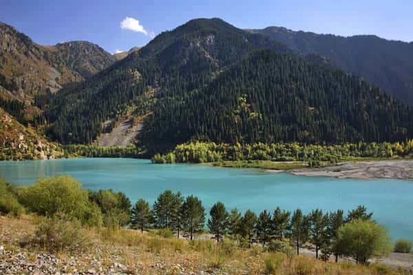 Из Алматы - на горное озеро Иссык