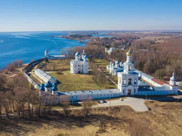 Святое Поозерье: Перынский скит и Юрьев монастырь (на вашем авто)