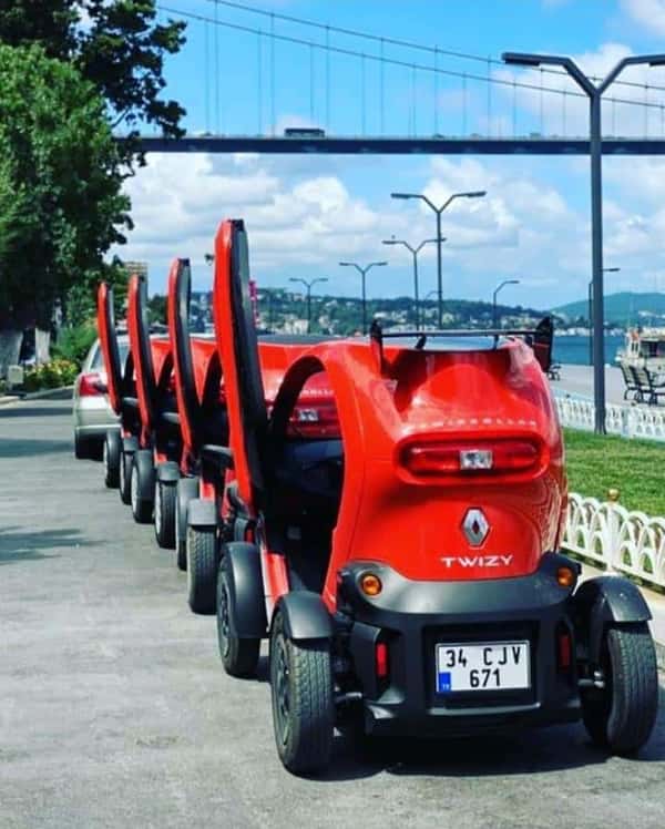 Незабываемое приключение по Босфору на электромобиле Twizy