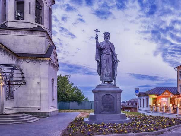 Пешеходная экскурсия по Владимиру: памятники, музеи и дегустация