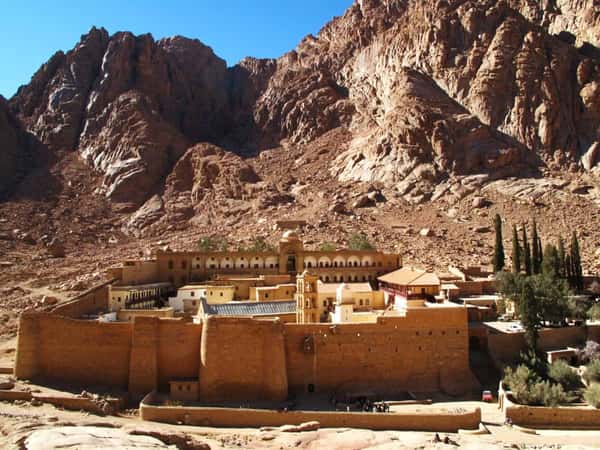 Монастырь Святой Екатерины и Дахаб - из Шарм-эль-Шейха (всё включено)