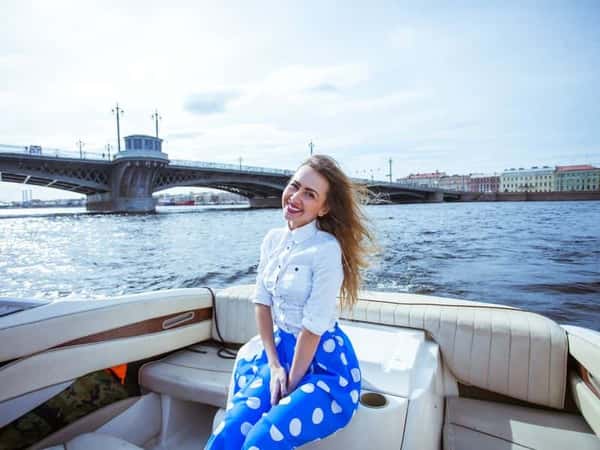 По рекам и каналам на персональном катере