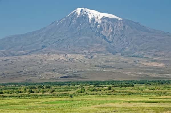 Шелковый путь, пещера Арени, монастыри Хор Вирап и Нораванк