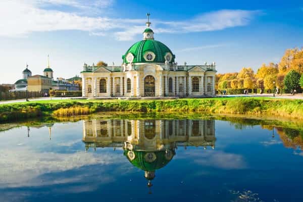 Автобусная экскурсия в усадьбу Кусково (билеты включены)