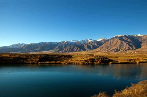 Каньоны Кок-Мойнок и озеро Иссык-Куль из Бишкека