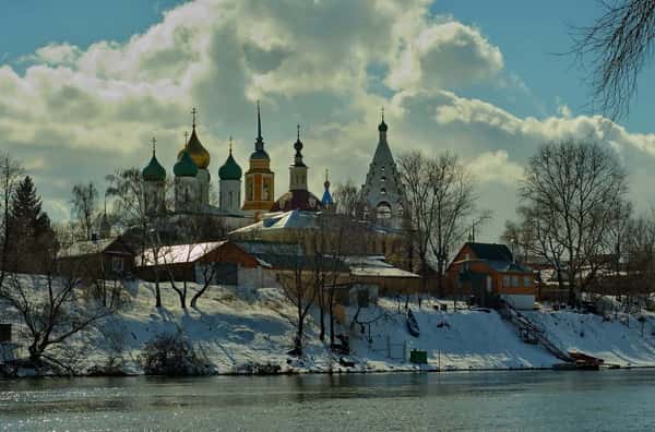 Коломенское весной фото