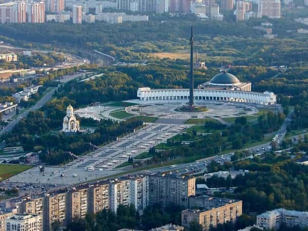 Храмы и памятники Парка Победы