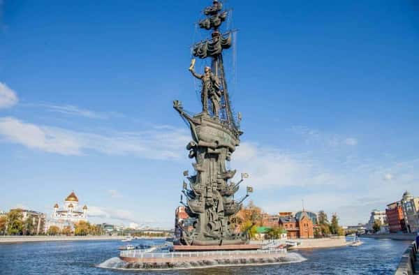 Круиз по центру Москвы «Гранд-Диско»