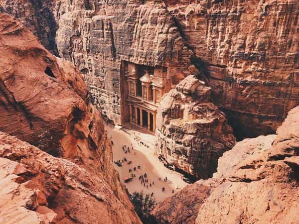 Иордания и древняя Петра: групповая экскурсия