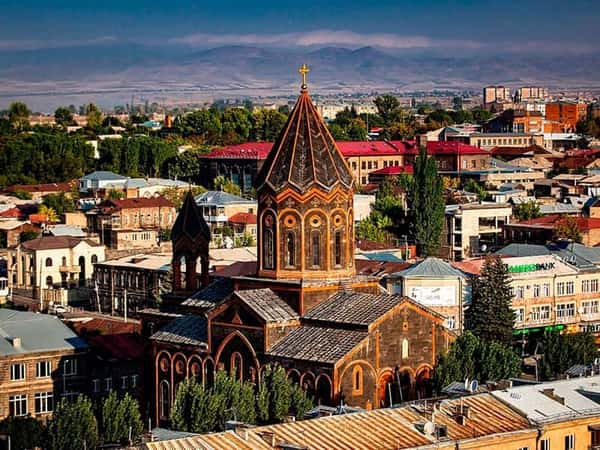 Старый Гюмри и вина Армении