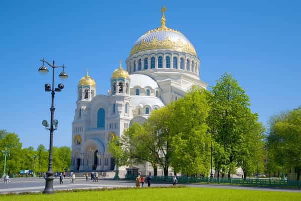 Кронштадт и парк Остров фортов на автобусе