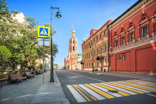 Нескучная прогулка по московским переулкам: между Тверской и Петровкой