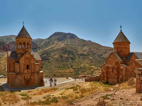 Храм Хор Вирап, монастырь Нораванк, винный завод Арени