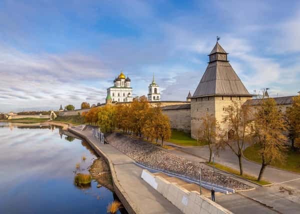 Тур выходного дня из Санкт-Петербурга. Псков - Печоры - Пушкинские горы