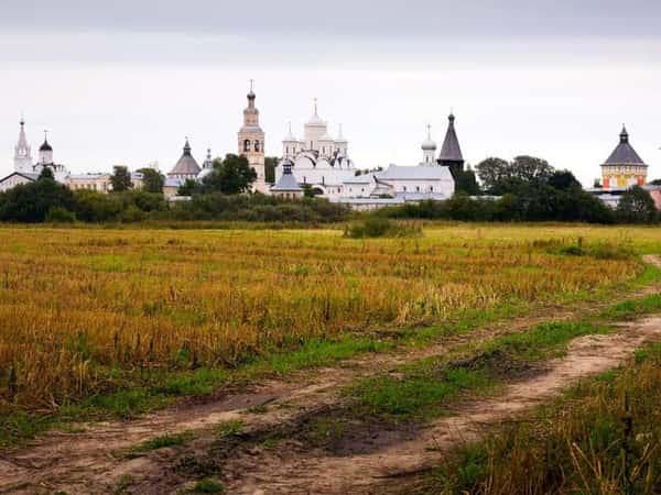 Спасо-Прилуцкий монастырь с историком и богословом