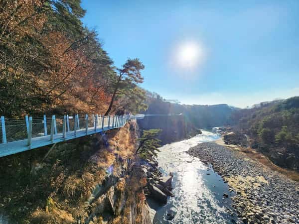 Заповедная Корея: парк ЮНЕСКО, водопад, стеклянный мост и обед (всё включено)