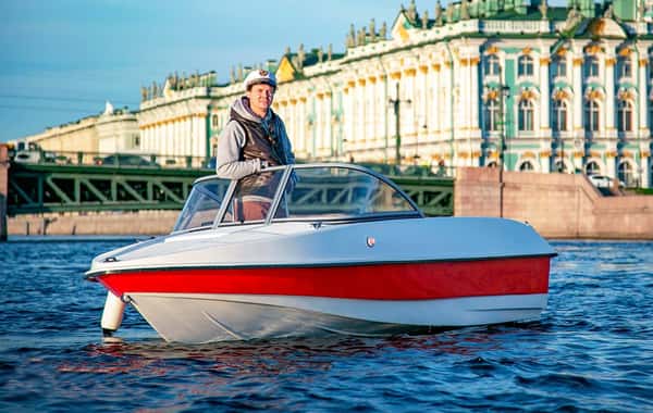 Прогулка на катере с капитаном - комфортно и недорого
