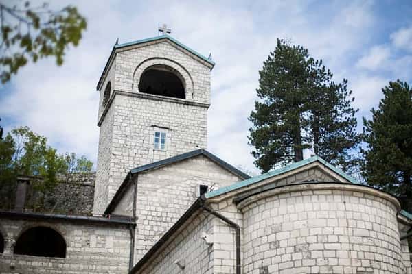 Экскурсия в три храма (Цетинье, Острог, Дайбабе)