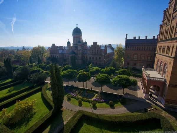 Черновцы — 600 лет на европейском перекрестке
