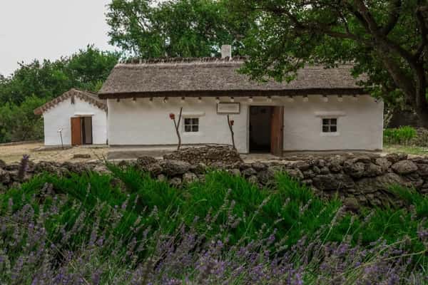 Тамань историческая и лермонтовская
