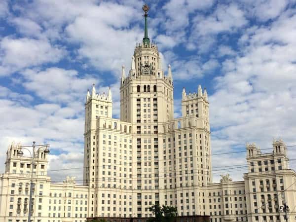 Круиз с аудиоэкскурсией по Москве-реке на яхте флотилии «Рэдиссон»