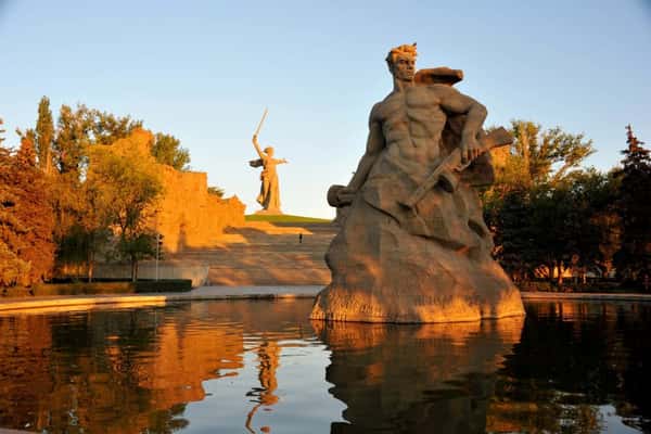 *Мамаев курган - экскурсия в сборной группе*