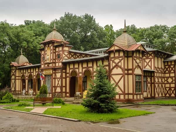 Бюветы, фитнес по-царски и чайная церемония