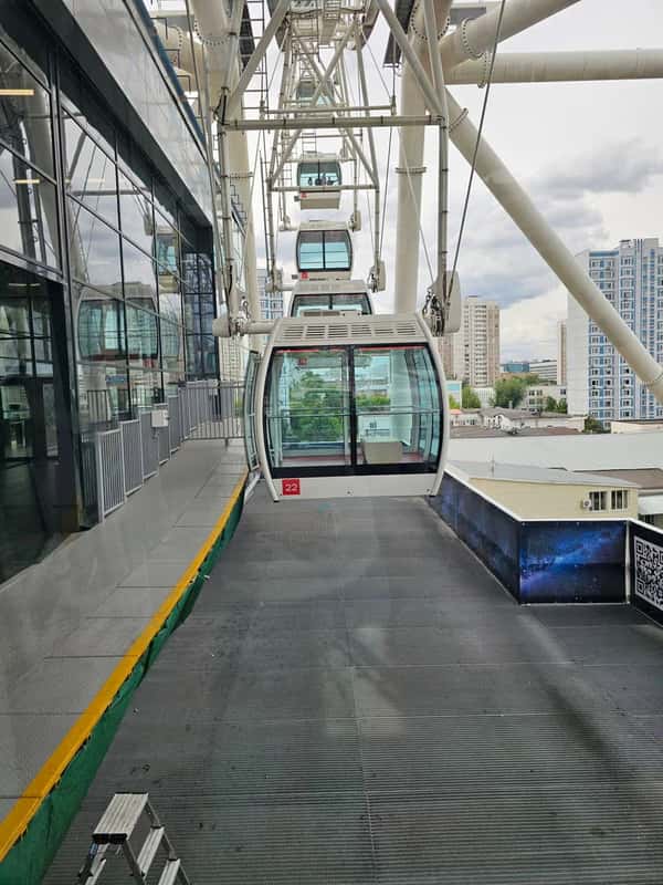 «Солнце Москвы»: экскурсия по ВДНХ + панорамный полёт над ВДНХ и столицей