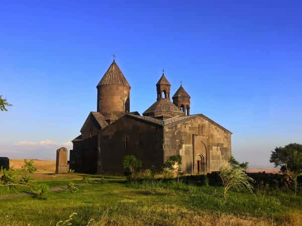 Ущелье реки Касах: древние монастыри и памятник армянскому алфавиту