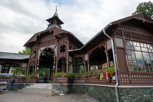 Путешествие по старейшей железной дороге в Belle Époque