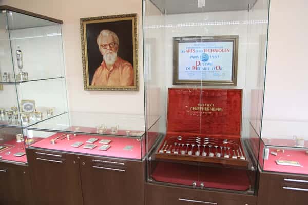 Экскурсия по городу и заводу «Северная чернь» с мастер-классом